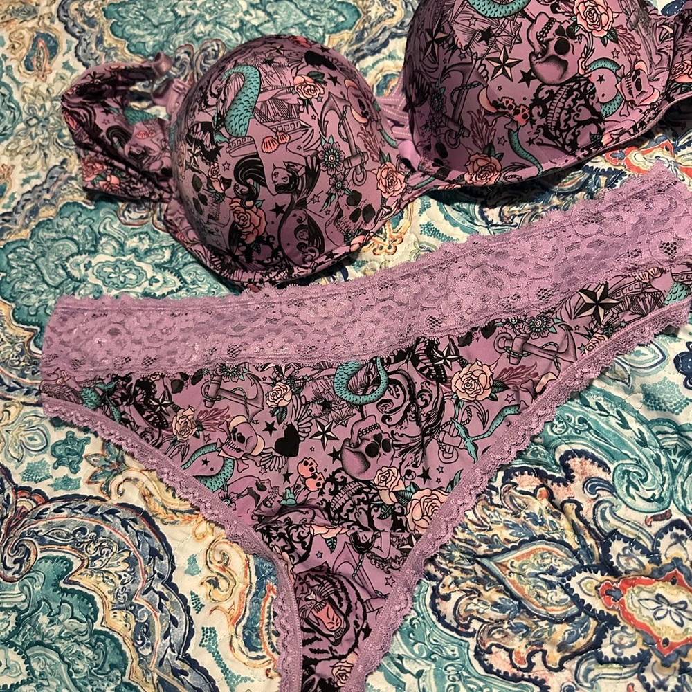 Torrid bra set